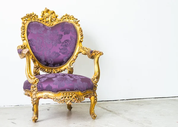 Silla Vintage púrpura —  Fotos de Stock
