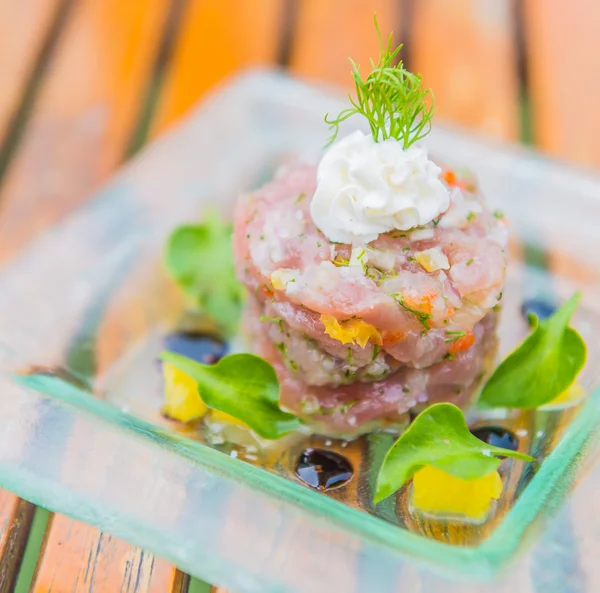 Tuna tartar — Stock Photo, Image