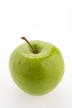 elma beyaz arkaplanda izole edildi