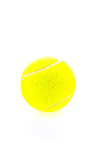 Tenis topu beyaz arkaplanda izole — Stok fotoğraf