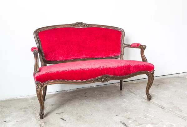 Rotes Vintage-Sofa — Stockfoto