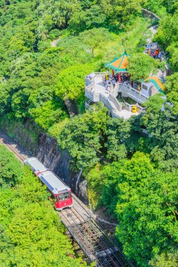 turistik tramvay zirvesinde