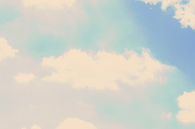 Mavi gökyüzünde bulutlar