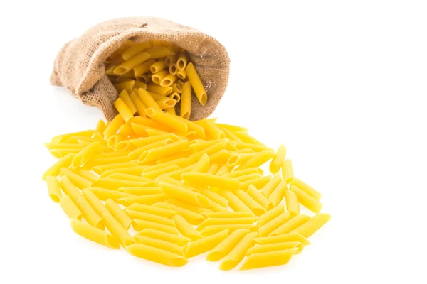 Pasta geïsoleerd op witte achtergrond — Stockfoto