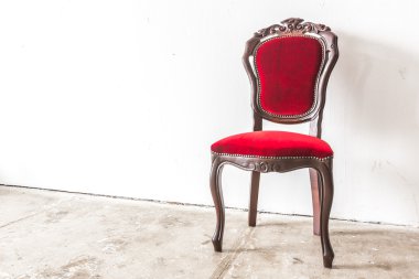 Kırmızı klasik koltuk
