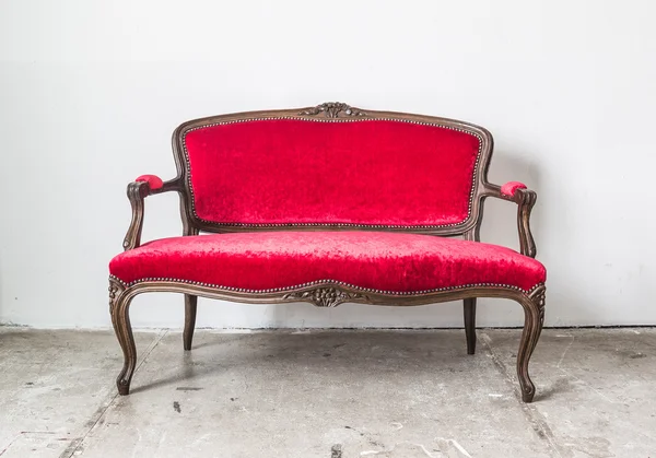 Rode vintage sofa — Stockfoto