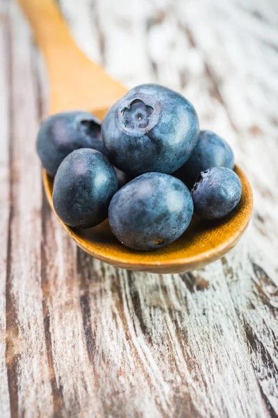 蓝莓的勺子 — 图库照片