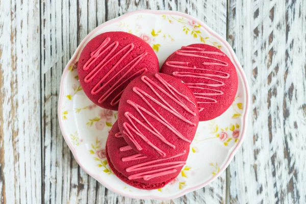 Macaroon de veludo vermelho — Fotografia de Stock