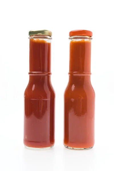 Пляшка соусу ізольована на білому — стокове фото