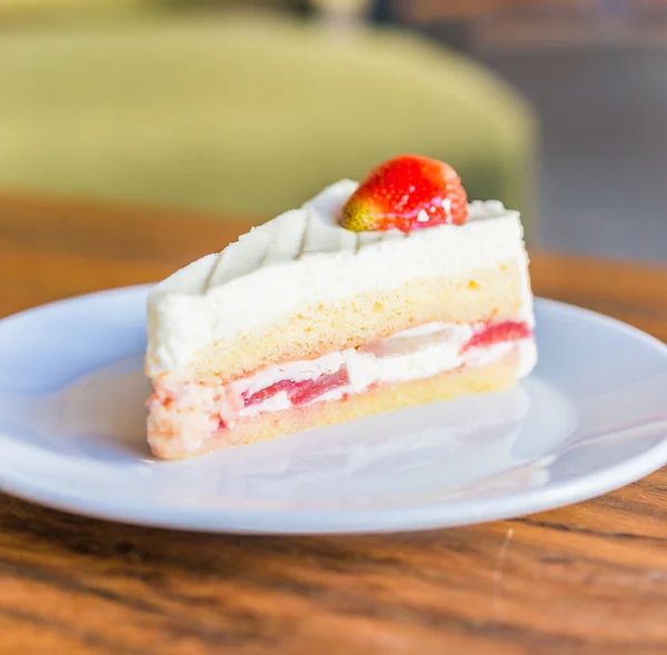 草莓奶油蛋糕 — 图库照片