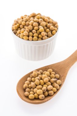 Soya fasulyesi beyaz arkaplanda izole