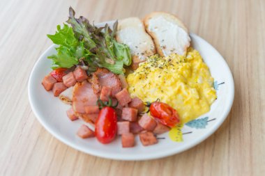 tabakta Servis Kahvaltı