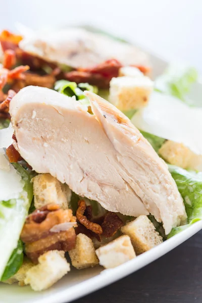 Grilled chicken salad — Stock Photo, Image