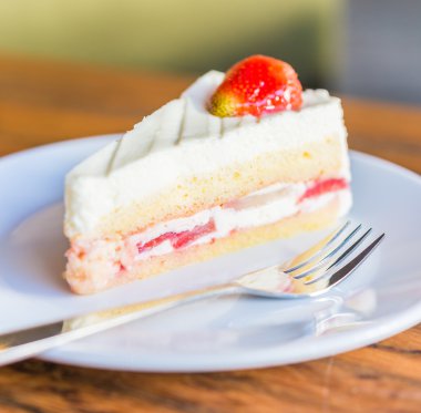 Çilek kremalı Pastalar