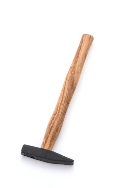 Çekiç beyaz arkaplanda izole edildi