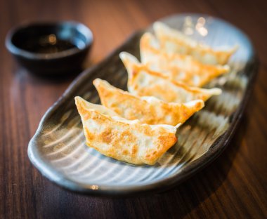 Asya Aperatif Menüsü Kızarmış Hamur köftesi