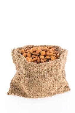 Beyaz arka plan üzerinde izole badem çanta