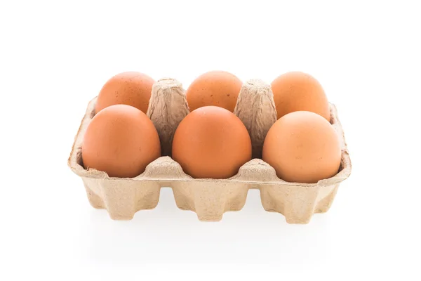 Beyaz arkaplanda izole yumurtalar — Stok fotoğraf
