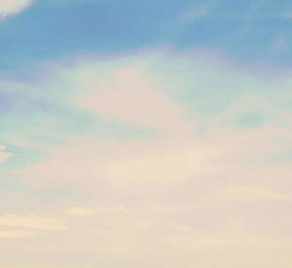 Wolken blauwe hemel — Stockfoto