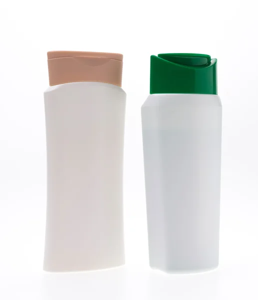 Пластиковые бутылки для шампуня — стоковое фото