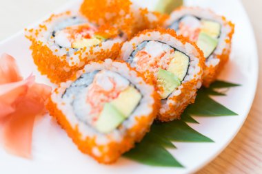 California roll suşi maki