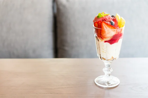 Fruta de parfait — Foto de Stock