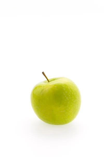 Groene appel geïsoleerd op wit — Stockfoto