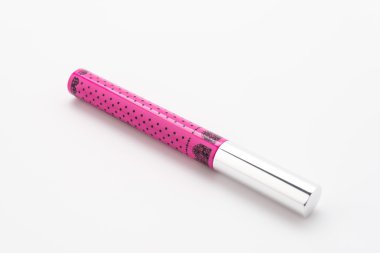 izole maskara kozmetik