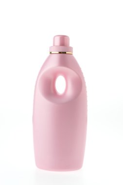 Kumaş yumuşatıcı şişe izole