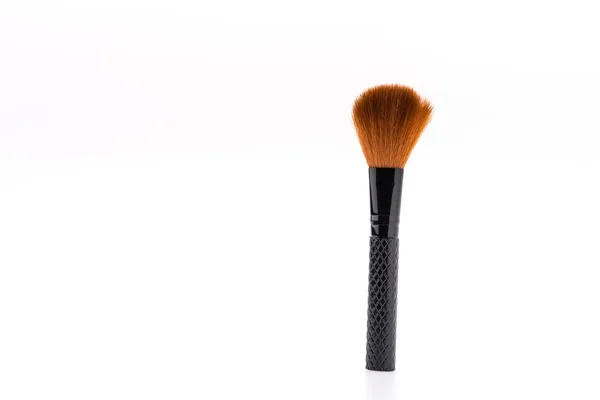 Brosse de maquillage isolée sur blanc — Photo