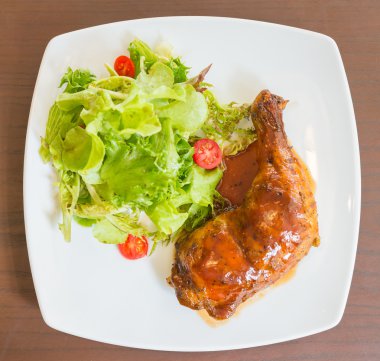 Izgara Tavuk Salatası