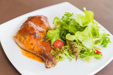 Izgara Tavuk Salatası