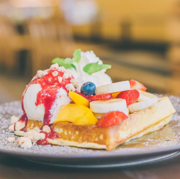 Fruit waffle — Stock Photo, Image