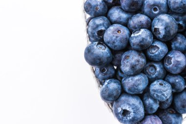 yaban mersini sepet beyaz izole