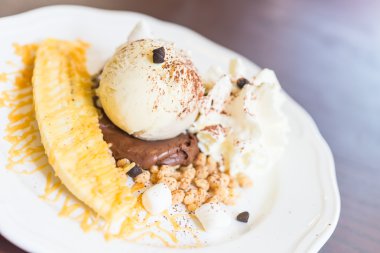 vanilyalı dondurma tatlı