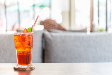 Çilek suyu kokteyli