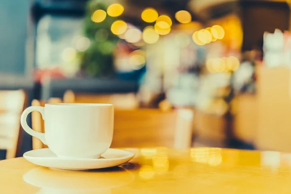 Schwarzer Kaffee in weißer Tasse — Stockfoto