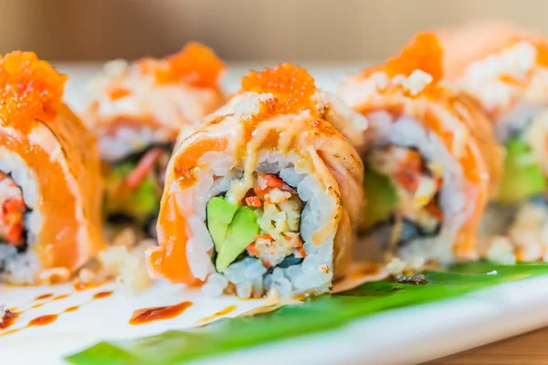 Zalm sushi roll — Stockfoto