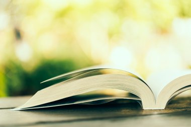 Açık bir kitap