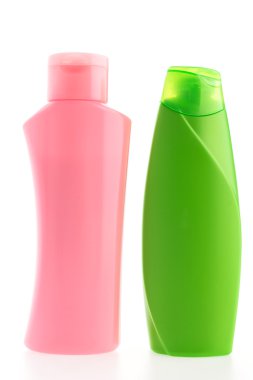 Boş şampuan şişeleri