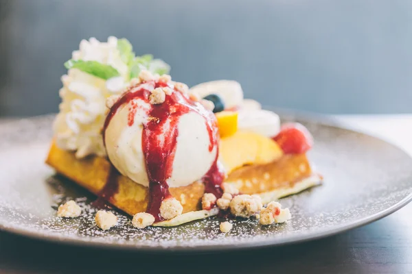 Fruit waffle — Stock Photo, Image