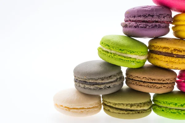 Beyaz izole macaroons — Stok fotoğraf