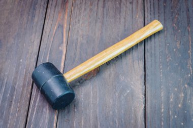 Bir ağır çekiç