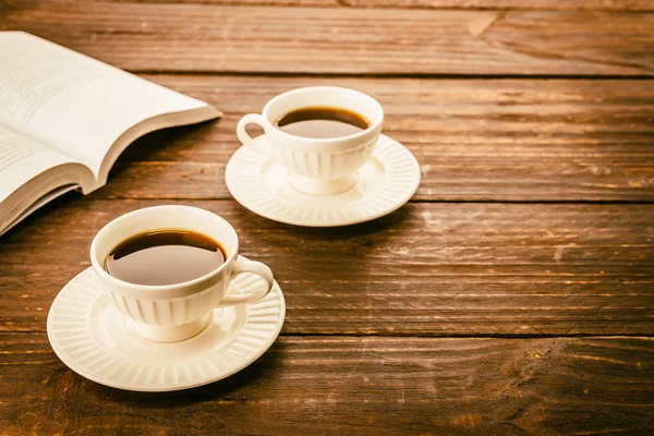 Planificador y tazas de café — Foto de Stock