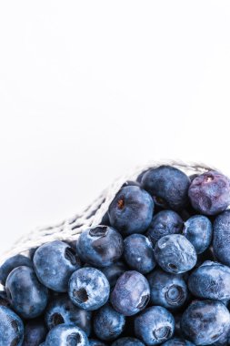 yaban mersini sepet beyaz izole