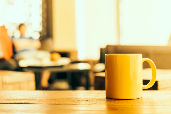 Coffee cup in coffee shop — Stock Photo, Image