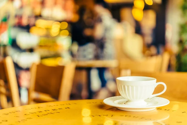 Kaffeebecher im Café — Stockfoto