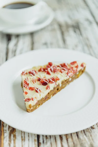 Cranberry cake and coffee — Stock Photo, Image