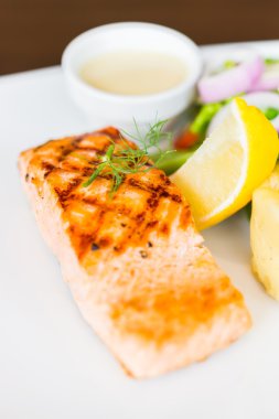 Somon balığı Izgara Bonfile