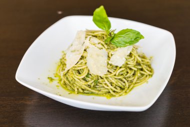 İtalyan pesto makarna